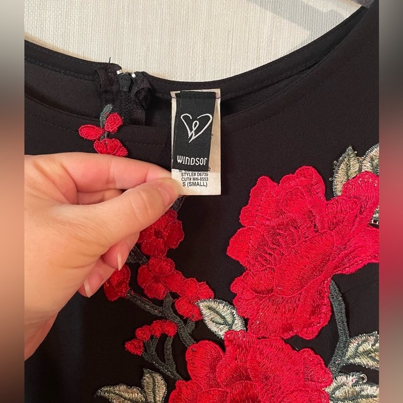 Windsor Black Floral Embroidered Classic Elegant Mermaid Prom Formal Dress Small - Picture 3 of 8